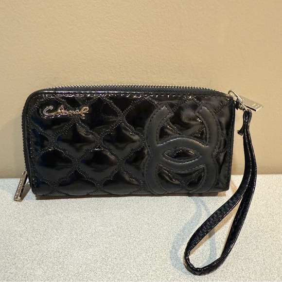 Fake Chanel Handbags - Black Patent Quilted‎ Wristlet